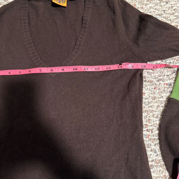 Tory Burch 100% Cashmere V Neck Sweater Brown- Size Small - Picture 6 of 6